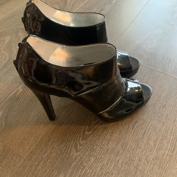 Heels - Picture 2 of 5